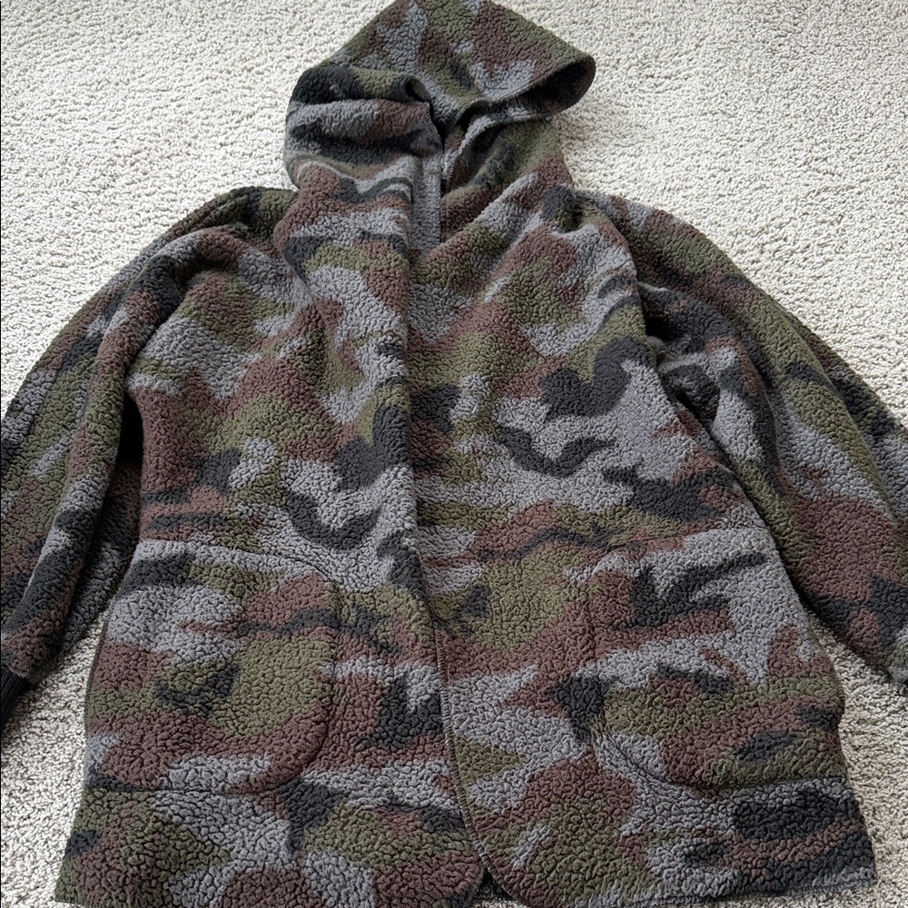 Hem & Thread Cozy Textured Jacket in Green and Gray